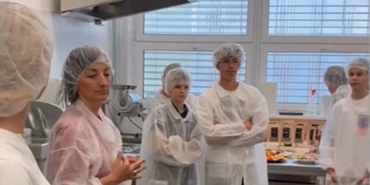 Žiaci zo ZŠ Nábrežie mládeže sa pri príležitosti Medzinárodného dňa detí na jeden deň stali vedcami